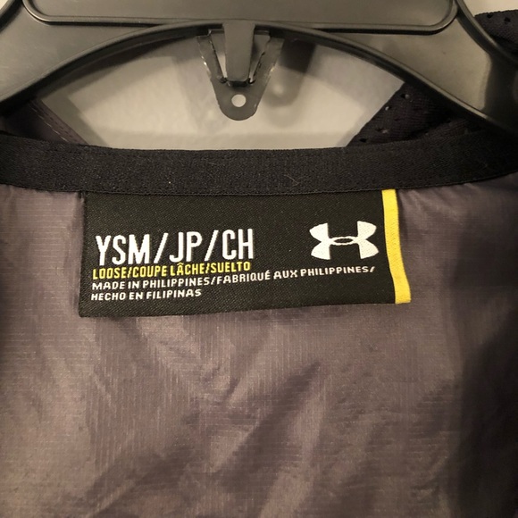 💦Boys Under Armour Rain/Wind Lightweight Jacket - Picture 2 of 4